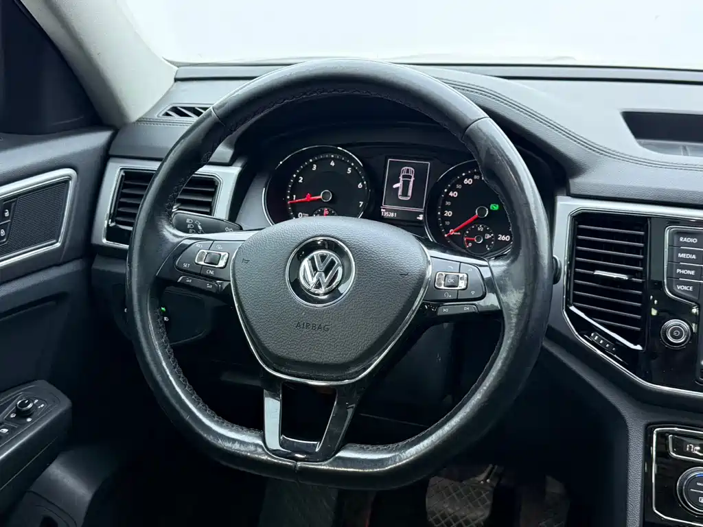 Volkswagen Teramont — миниатюра 8