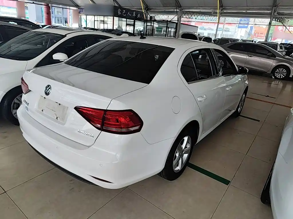 Volkswagen Lavida — миниатюра 7