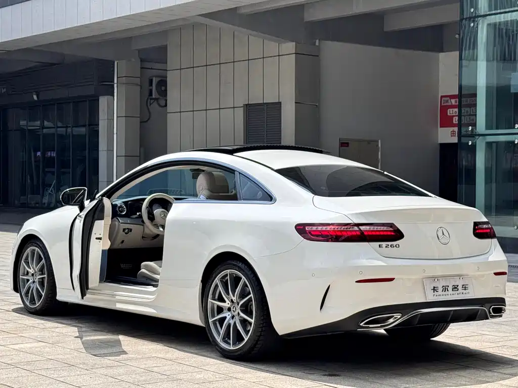 MERCEDES-BENZ E CLASS