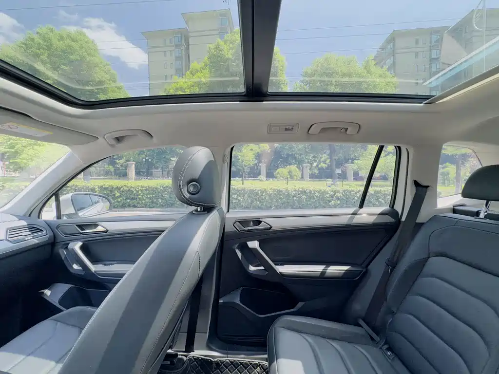 Volkswagen Tiguan L — миниатюра 15