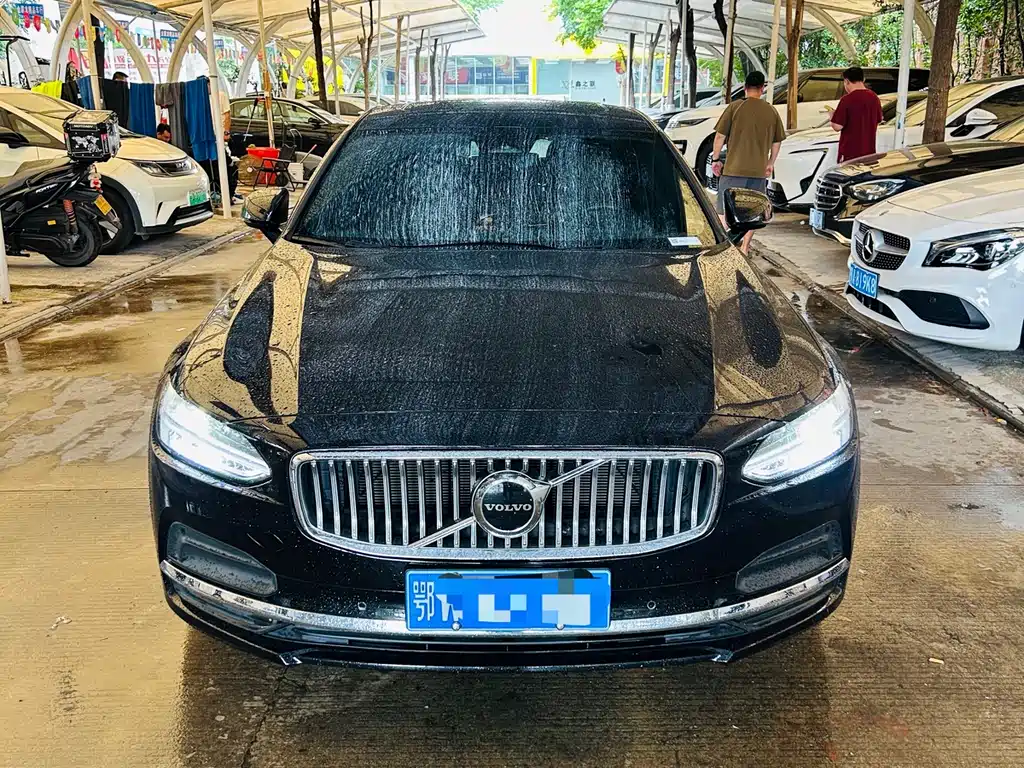 Volvo S90 2024 B5 Luxury