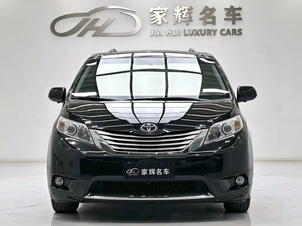 Toyota Sienna — миниатюра 2