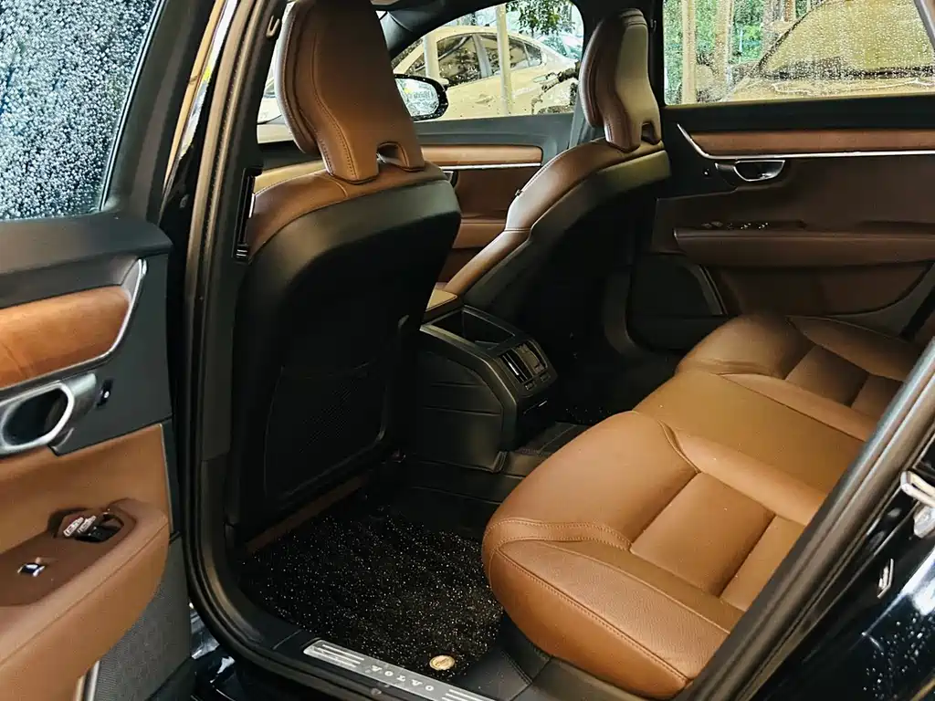 Volvo S90 2024 B5 Luxury
