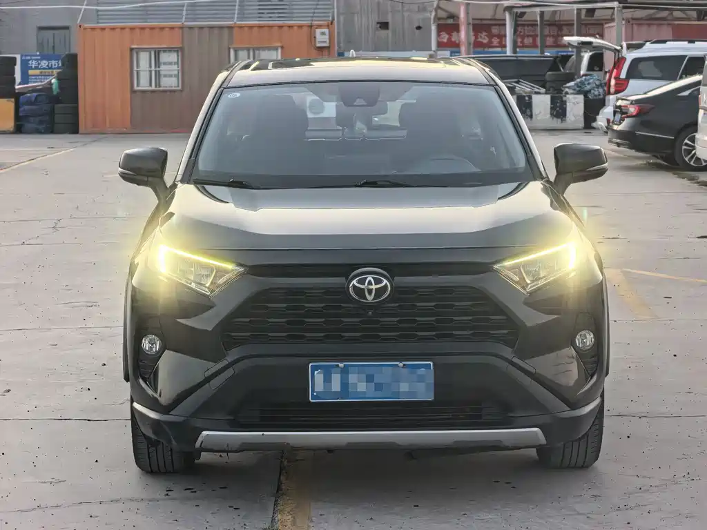 Toyota RAV4 — миниатюра 2
