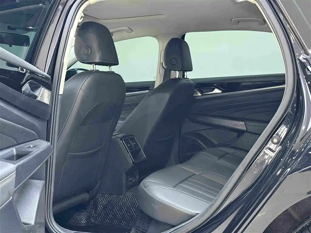 Volkswagen Passat 2022 280TSI