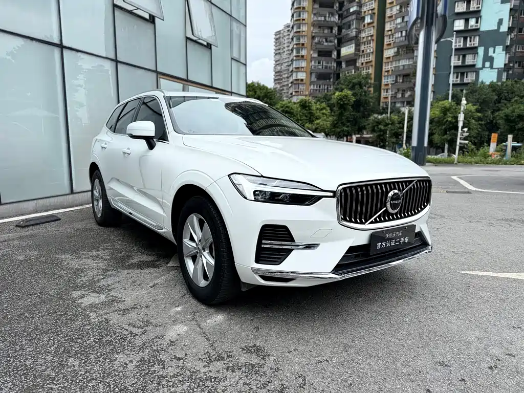 Volvo XC60 2022 B5 Luxury