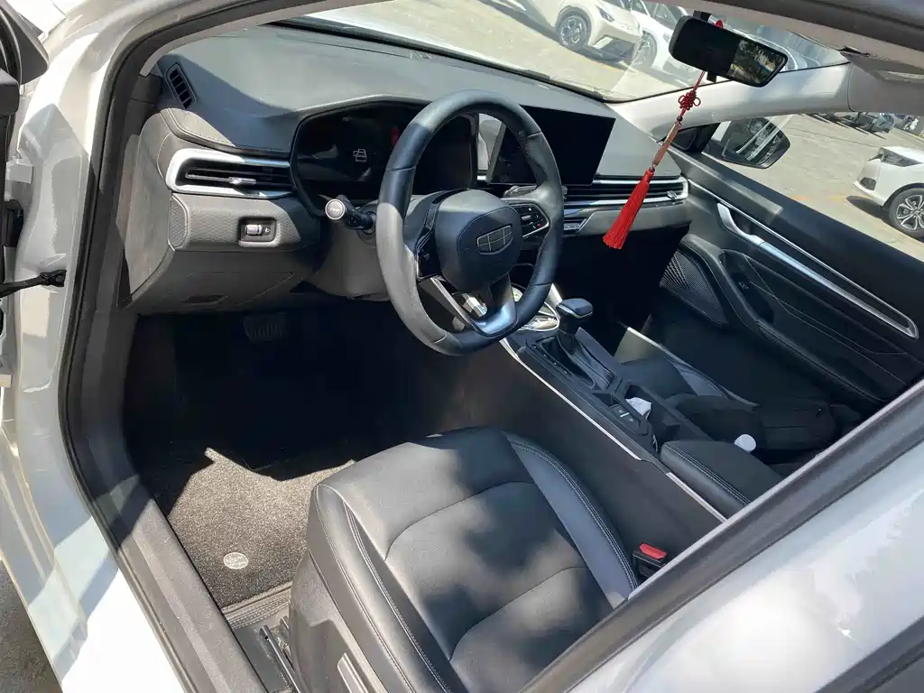 Geely Emgrand — миниатюра 8
