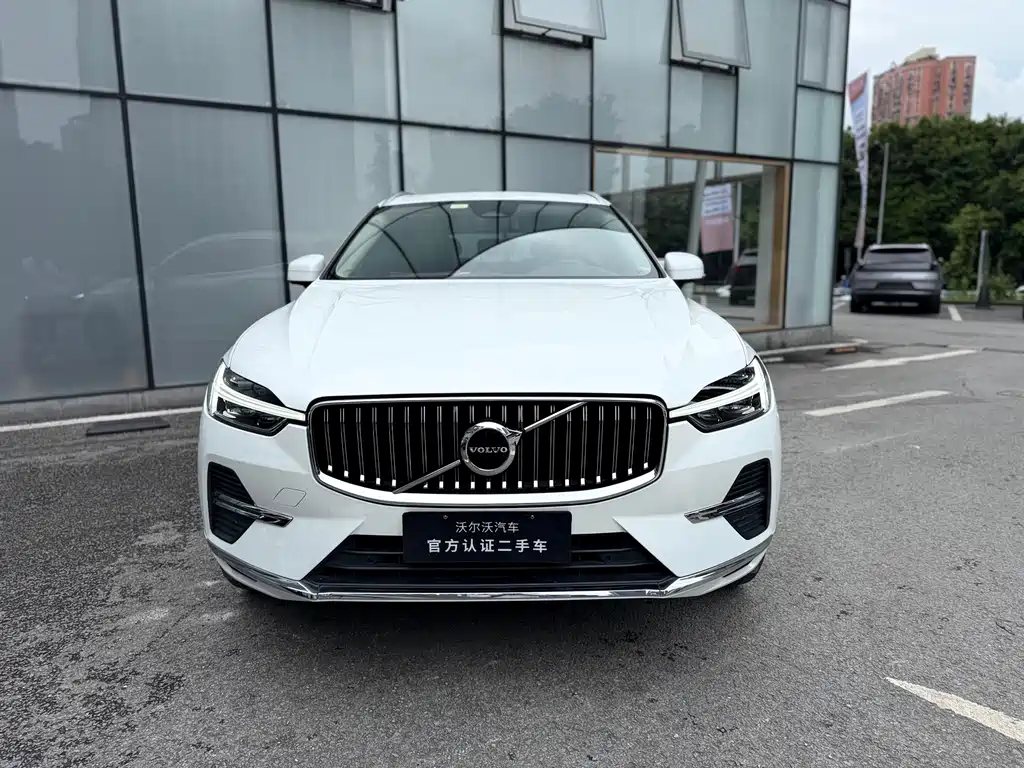Volvo XC60 2022 B5 Luxury