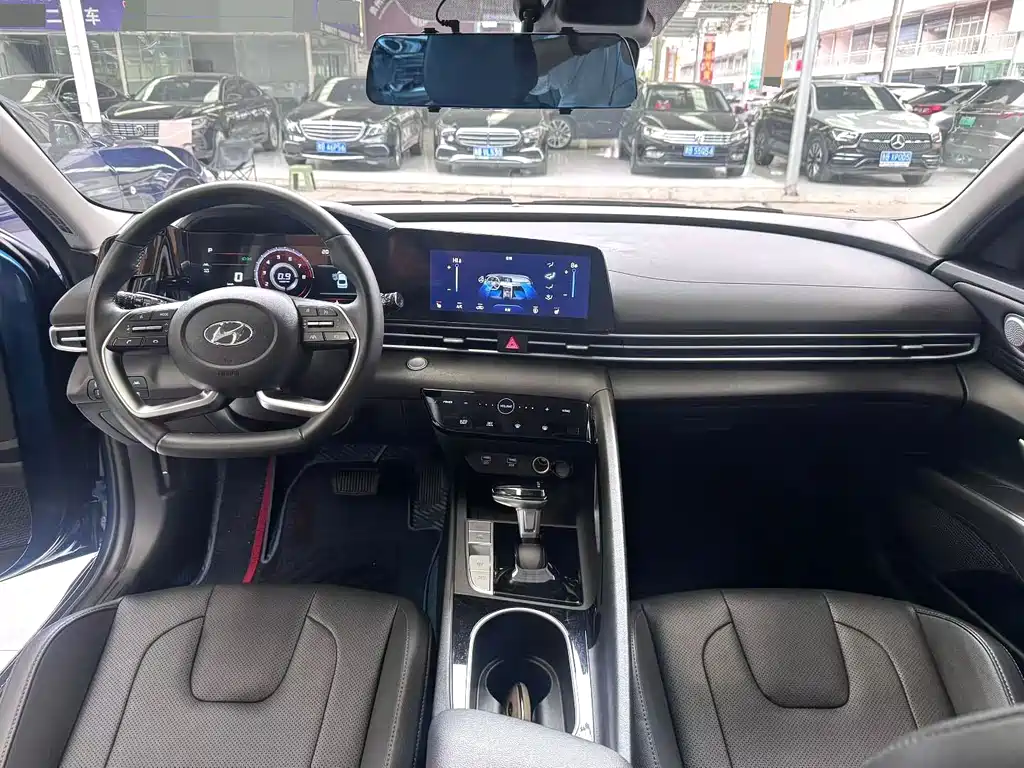 Hyundai Elantra — миниатюра 5