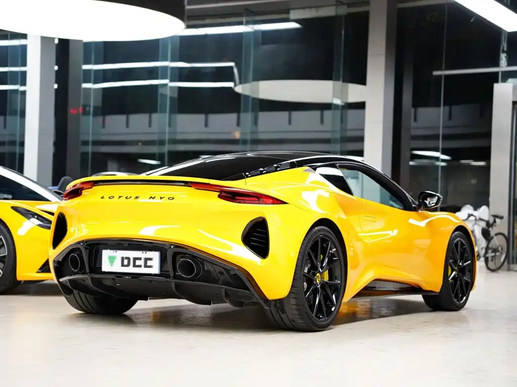 Lotus Emira — миниатюра 7