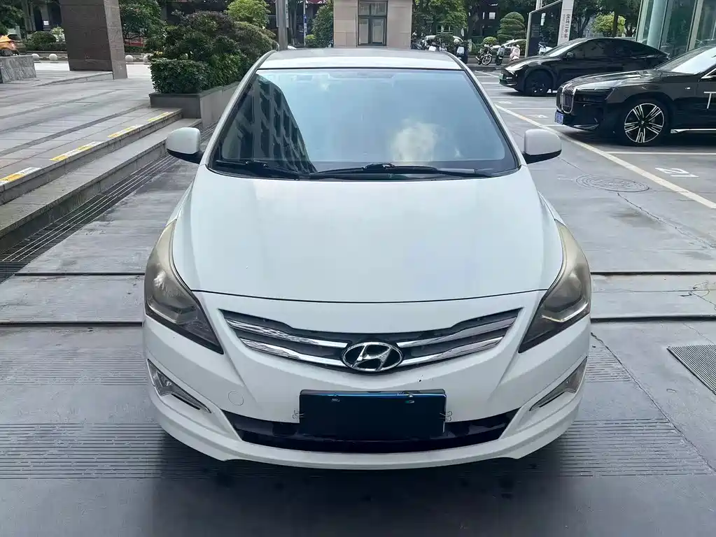 Hyundai Verna — миниатюра 2