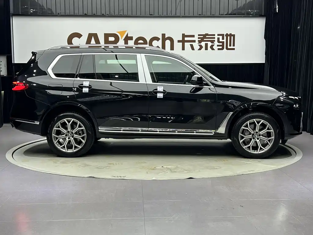 BMW X7 — миниатюра 10