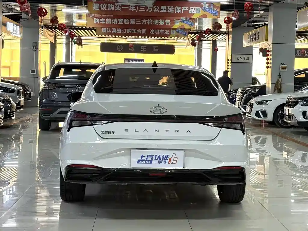 Hyundai Elantra — миниатюра 10