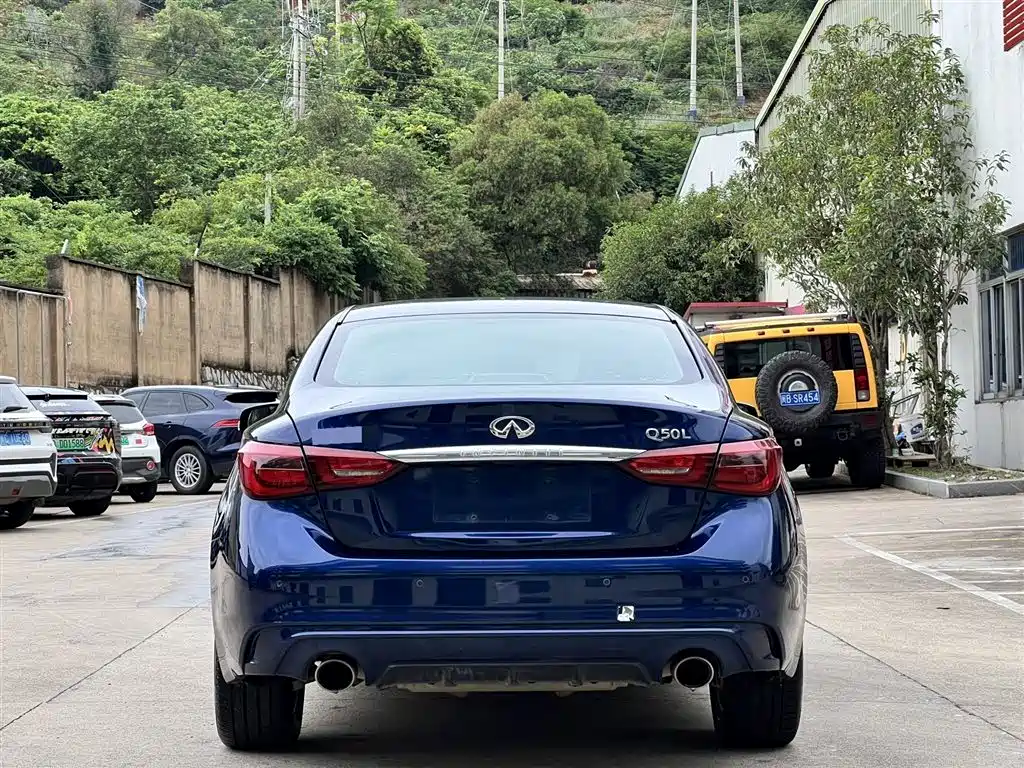 Infiniti Q50L 2018 2.0T V
