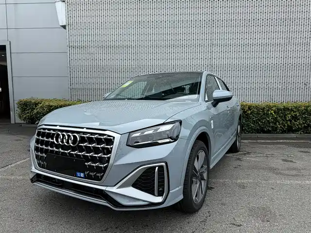 AUDI Q2L 2025