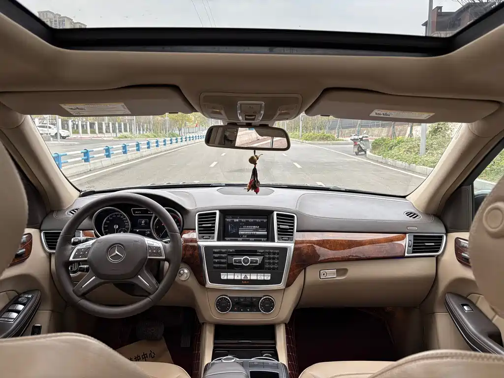 Mercedes-Benz GL-Class — миниатюра 11