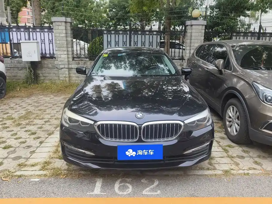 BMW 5 Series — миниатюра 2