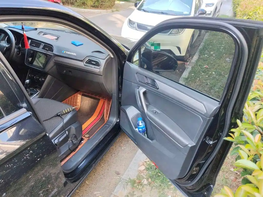 Volkswagen Tiguan L — миниатюра 19