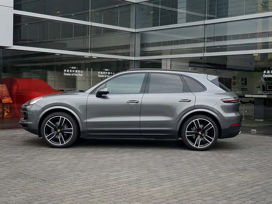 Porsche Cayenne — миниатюра 2