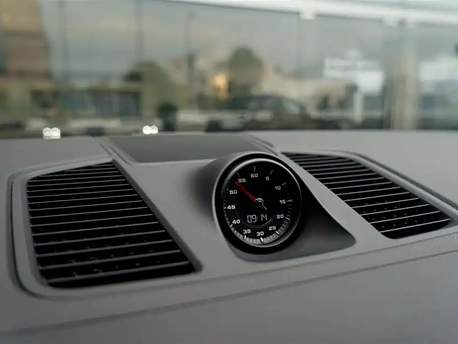 Porsche Cayenne — миниатюра 15