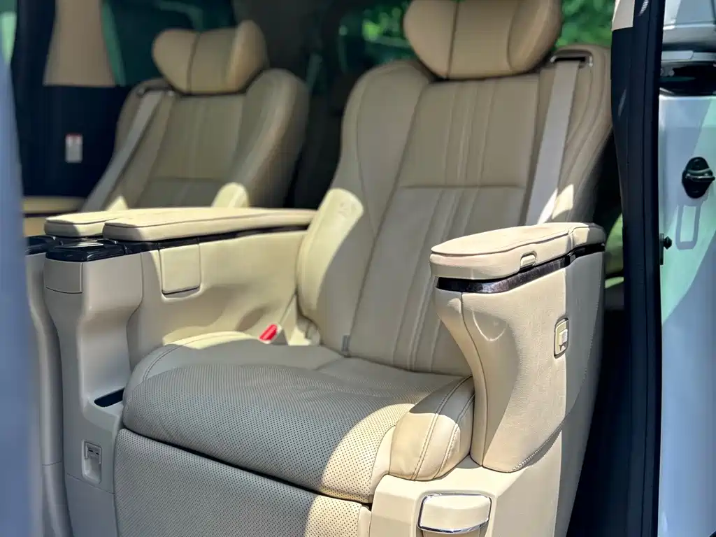 Toyota Alphard Hybrid 2.5L Premium Edition, фото 11