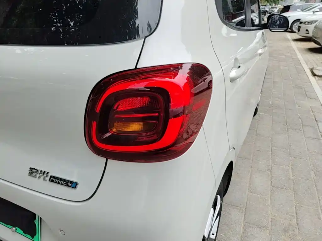 Wuling Mini EV MINIEV 2025 Premium +