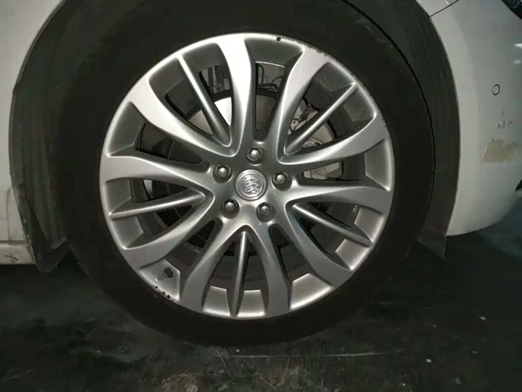 Buick LaCrosse — миниатюра 8