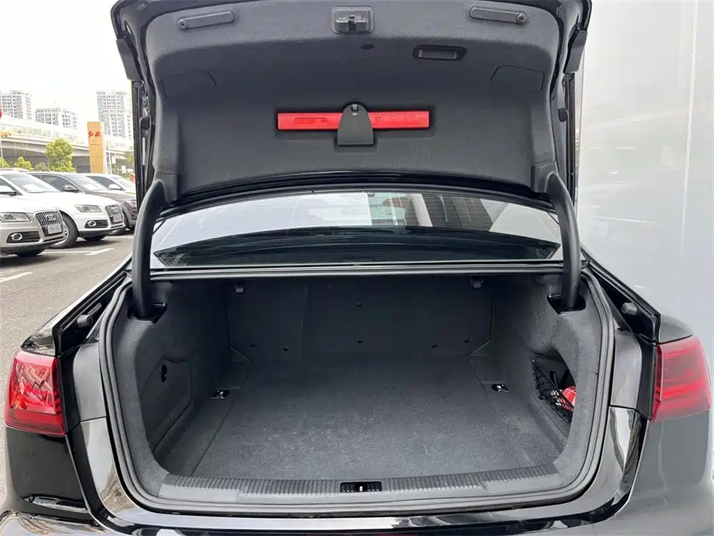 Audi A6L — миниатюра 9