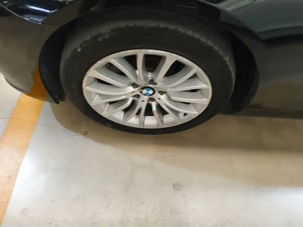 BMW 5 Series — миниатюра 23