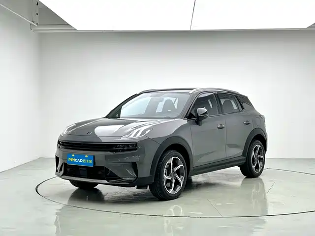 Lynk & Co 06