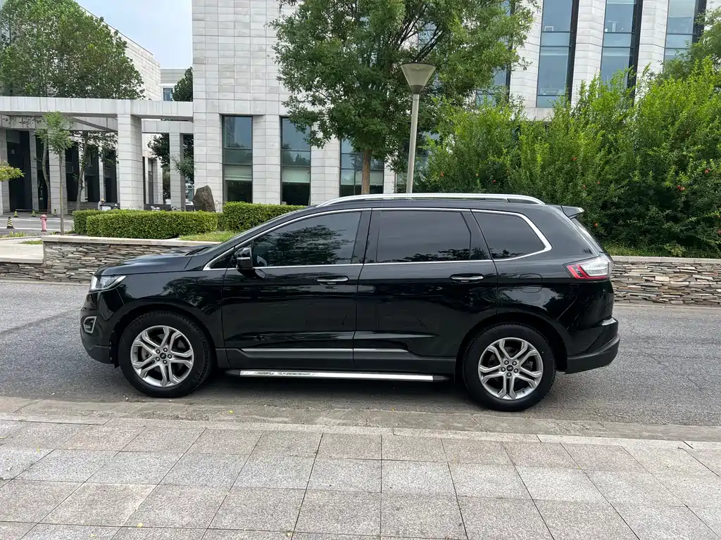 Ford Edge — миниатюра 8