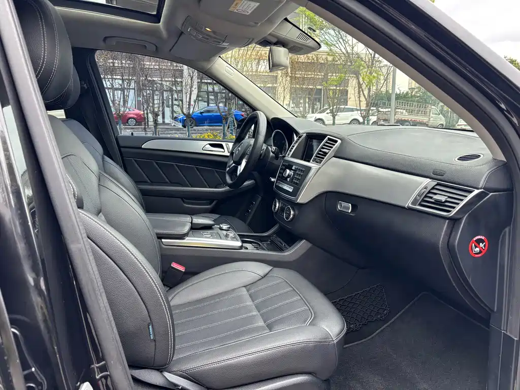 Mercedes-Benz GL-Class — миниатюра 8