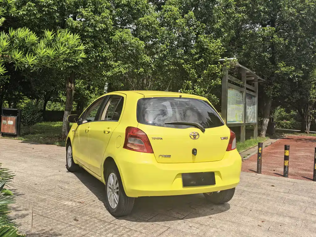 Toyota Yaris — миниатюра 4
