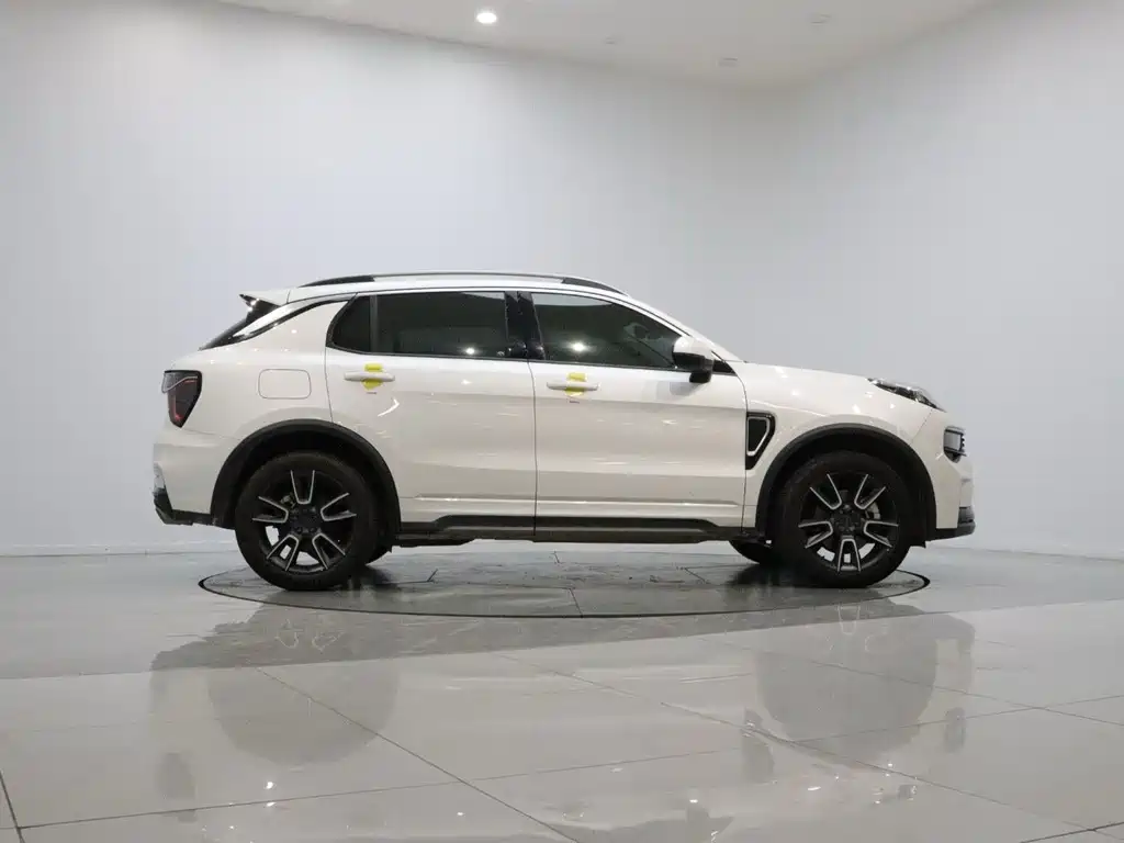Lynk & Co 01 — миниатюра 7
