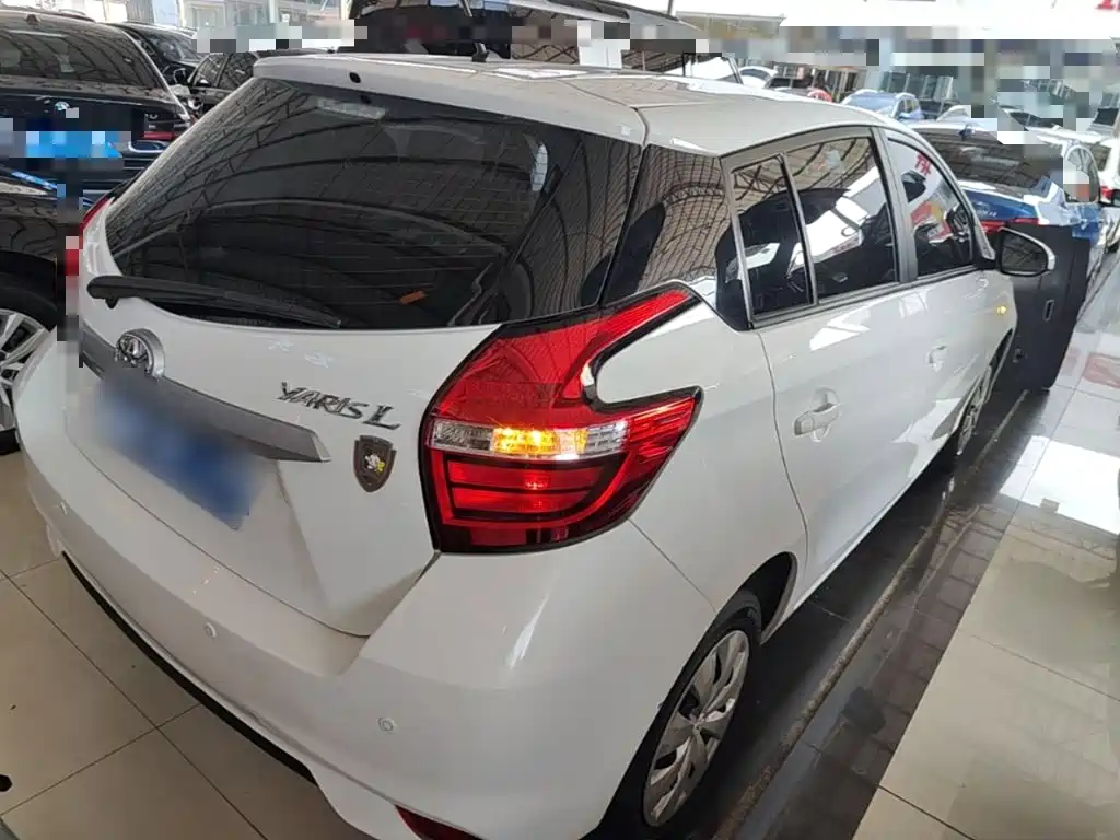 Toyota Yaris L — миниатюра 7