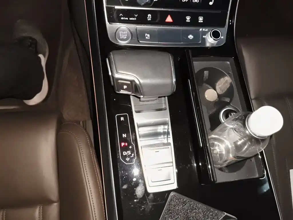 Audi A8 — миниатюра 10