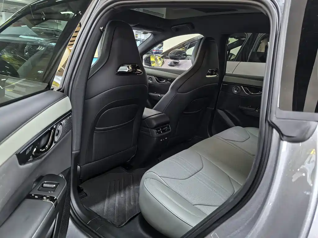 Lynk & Co 领克07GT — миниатюра 7