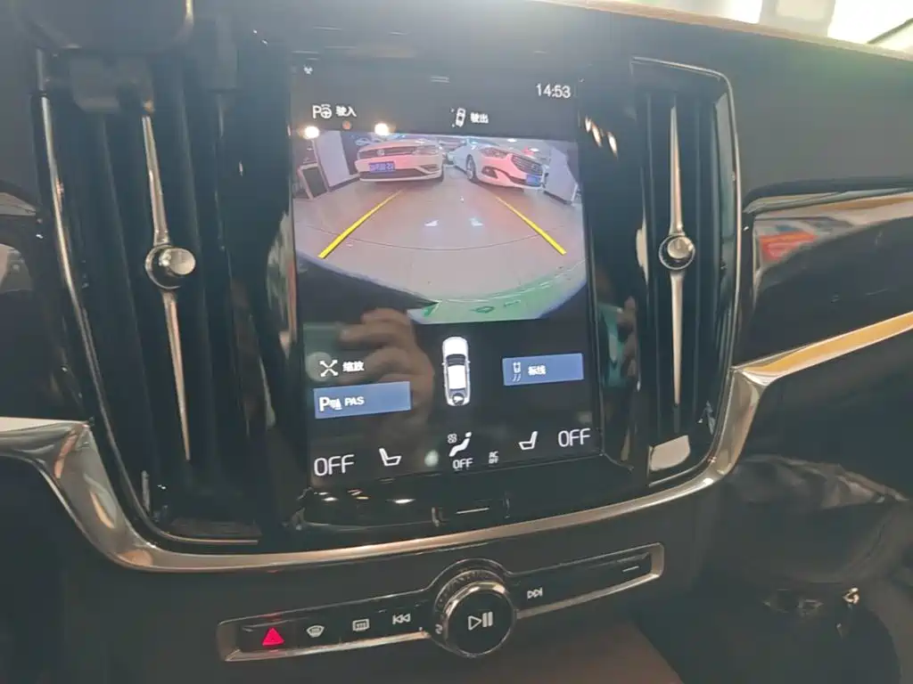 Volvo S90 — миниатюра 13
