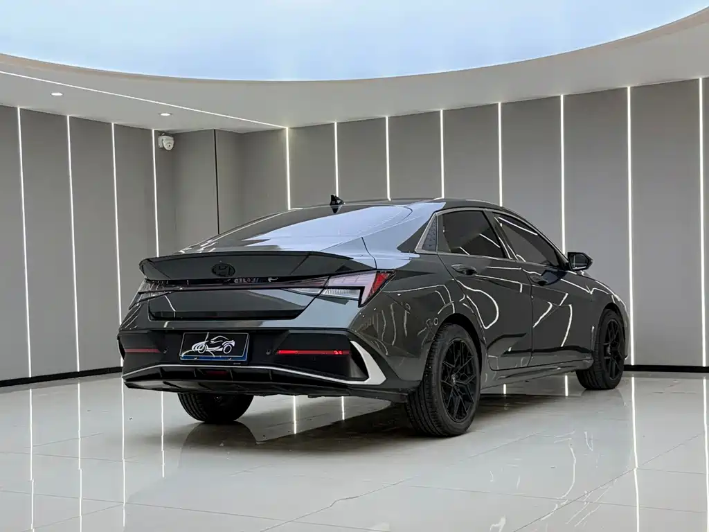 Hyundai Elantra — миниатюра 16
