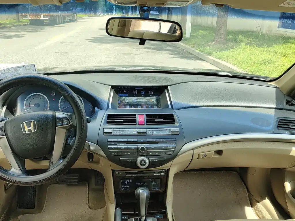 Honda Accord — миниатюра 8