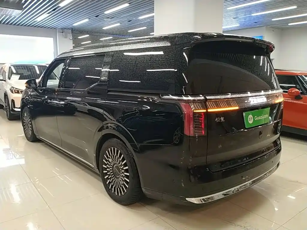 Zeekr 009 2024 мест 108kWh