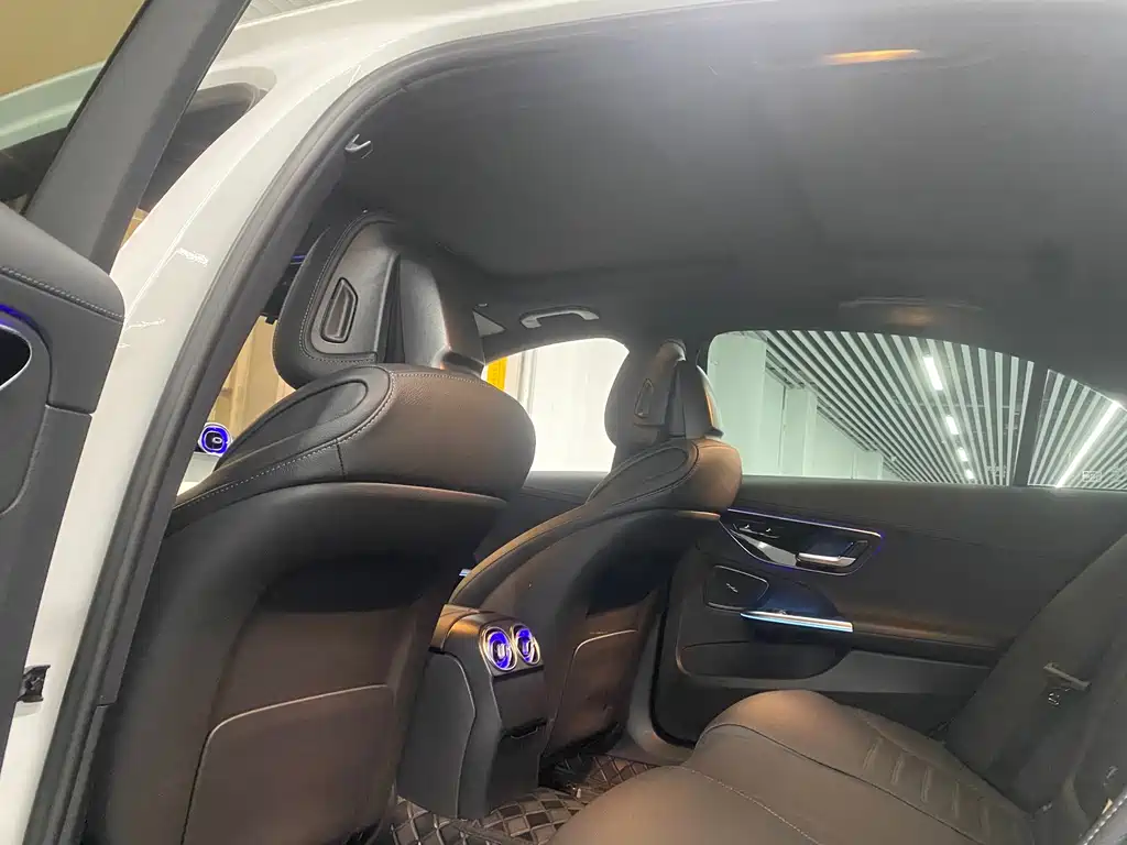 Mercedes-Benz C-Class — миниатюра 10