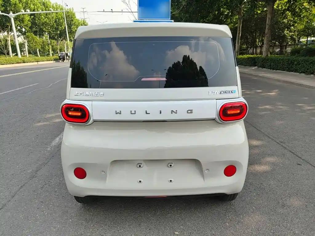 Wuling MINIEV — миниатюра 6