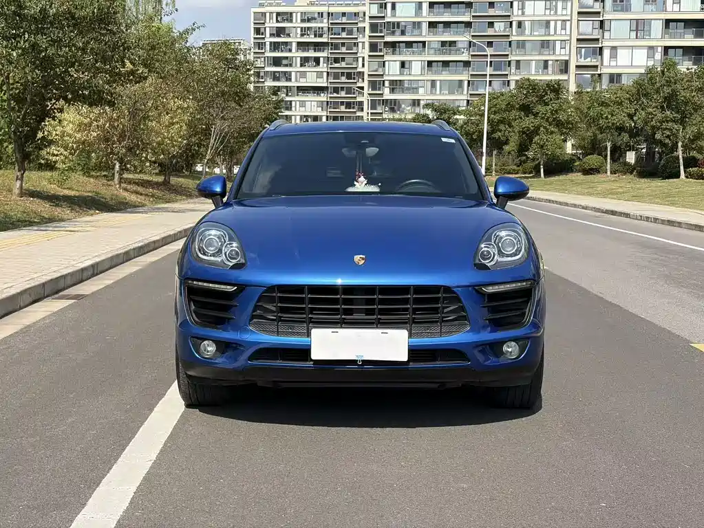Porsche Macan — миниатюра 3