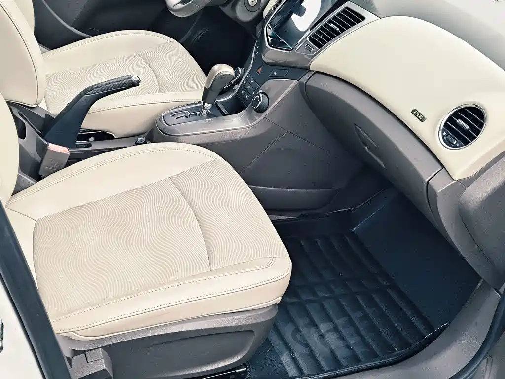 Chevrolet Cruze — миниатюра 8