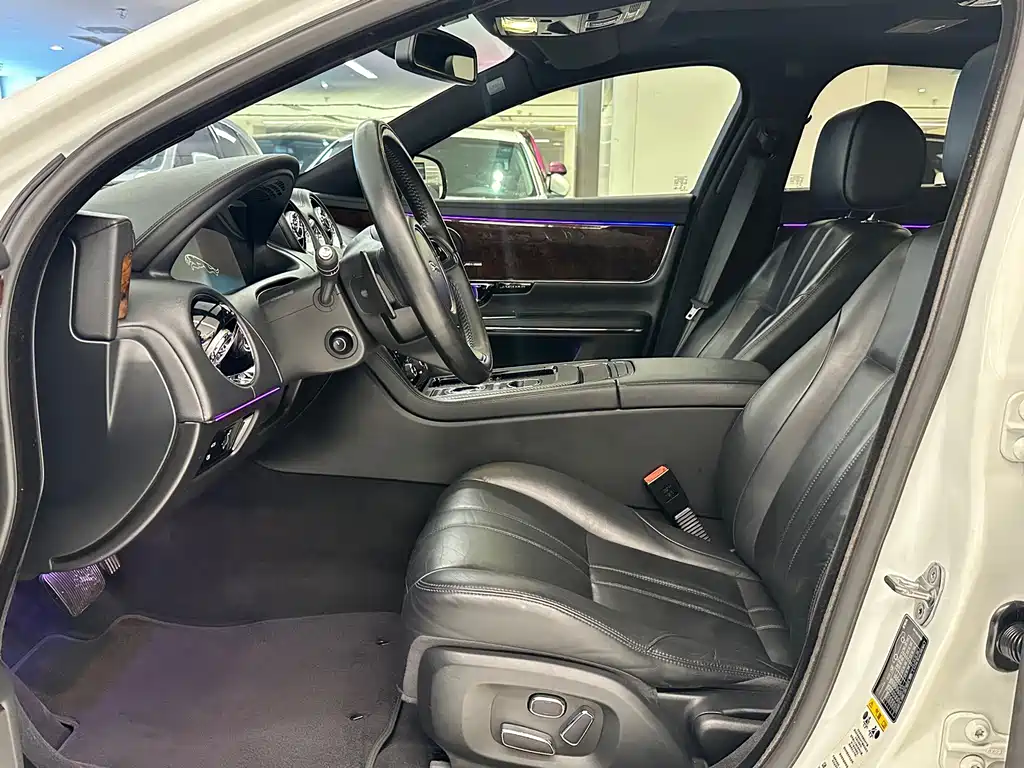 Jaguar XJ — миниатюра 9