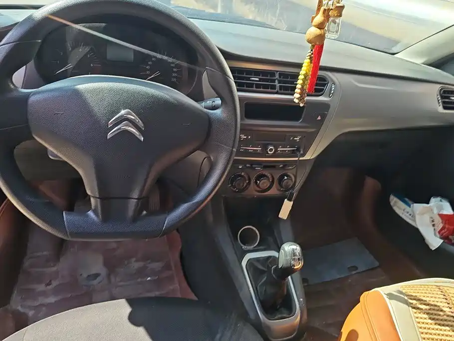 Citroen Elysee — миниатюра 12