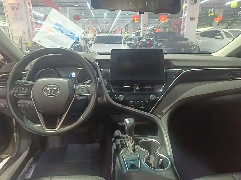 Toyota Camry — миниатюра 13