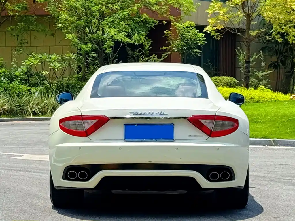 Maserati GranTurismo — миниатюра 5