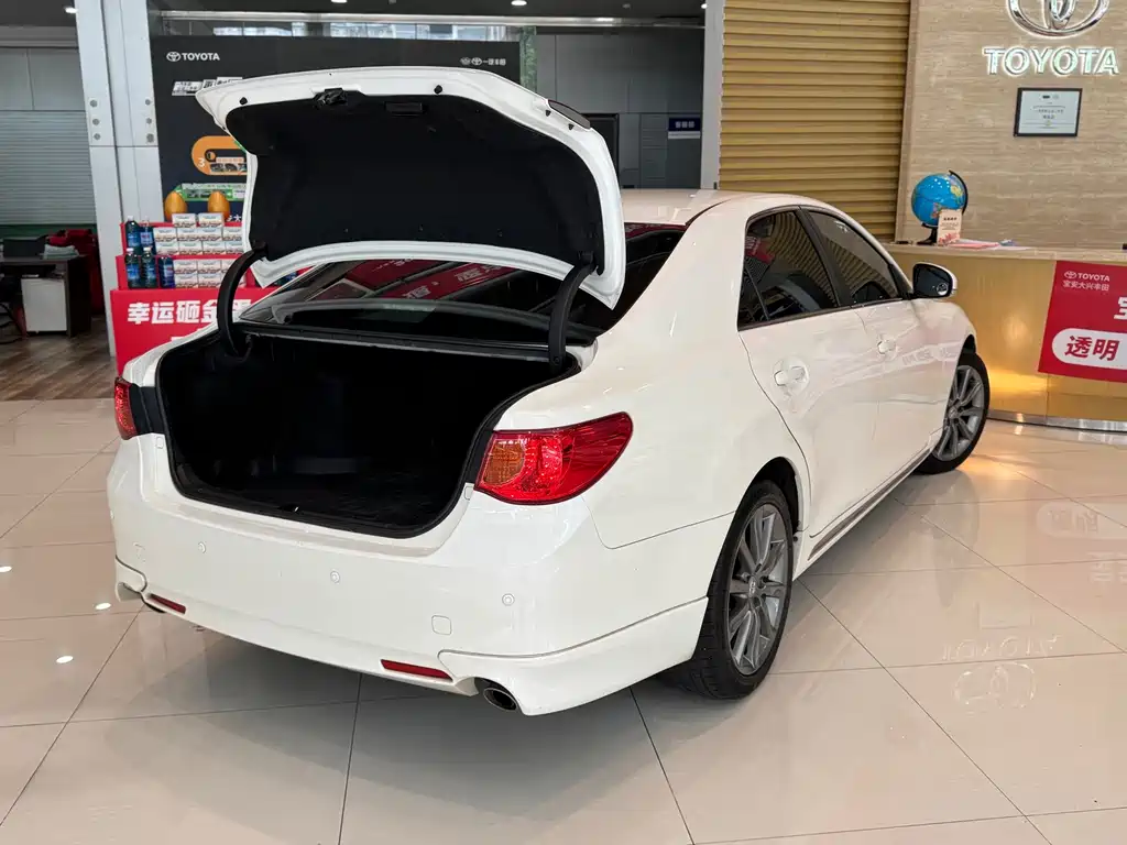 Toyota Reiz — миниатюра 17